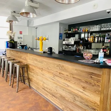 Flamingo Gare Centre ホステル ニーム