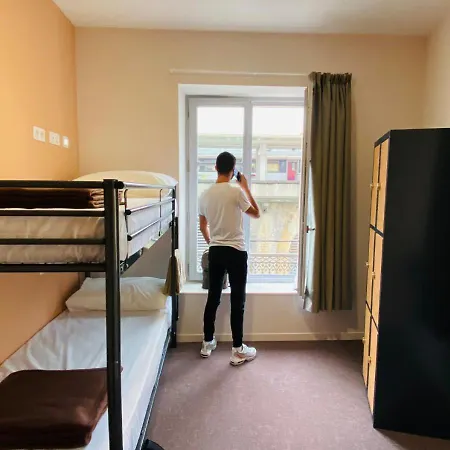 Flamingo Gare Centre ホステル ニーム