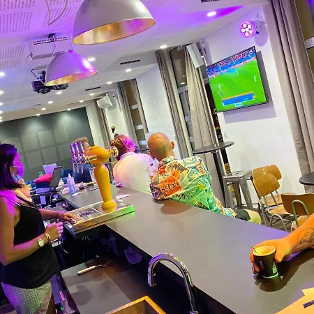 Flamingo Gare Centre