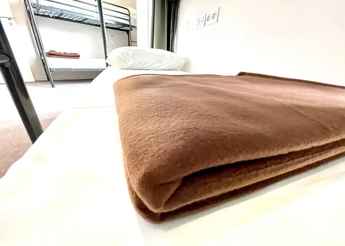 Flamingo Gare Centre נים