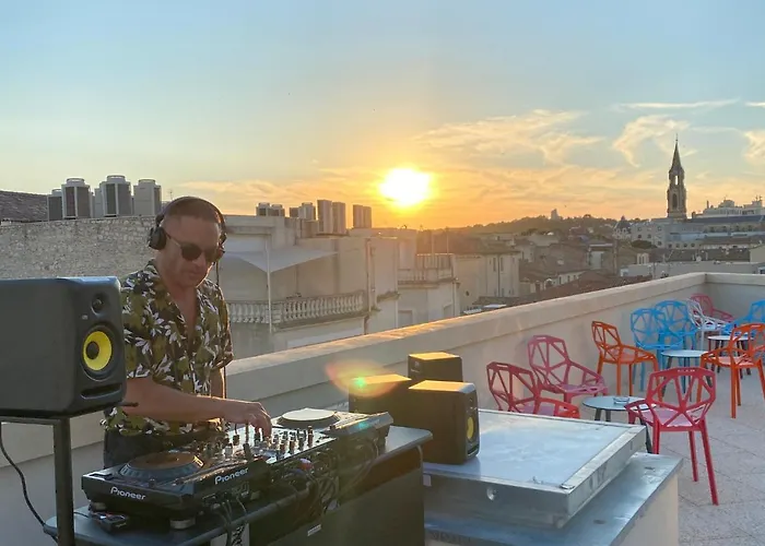 אכסניה Flamingo Gare Centre *