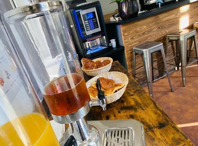 אכסניה Flamingo Gare Centre